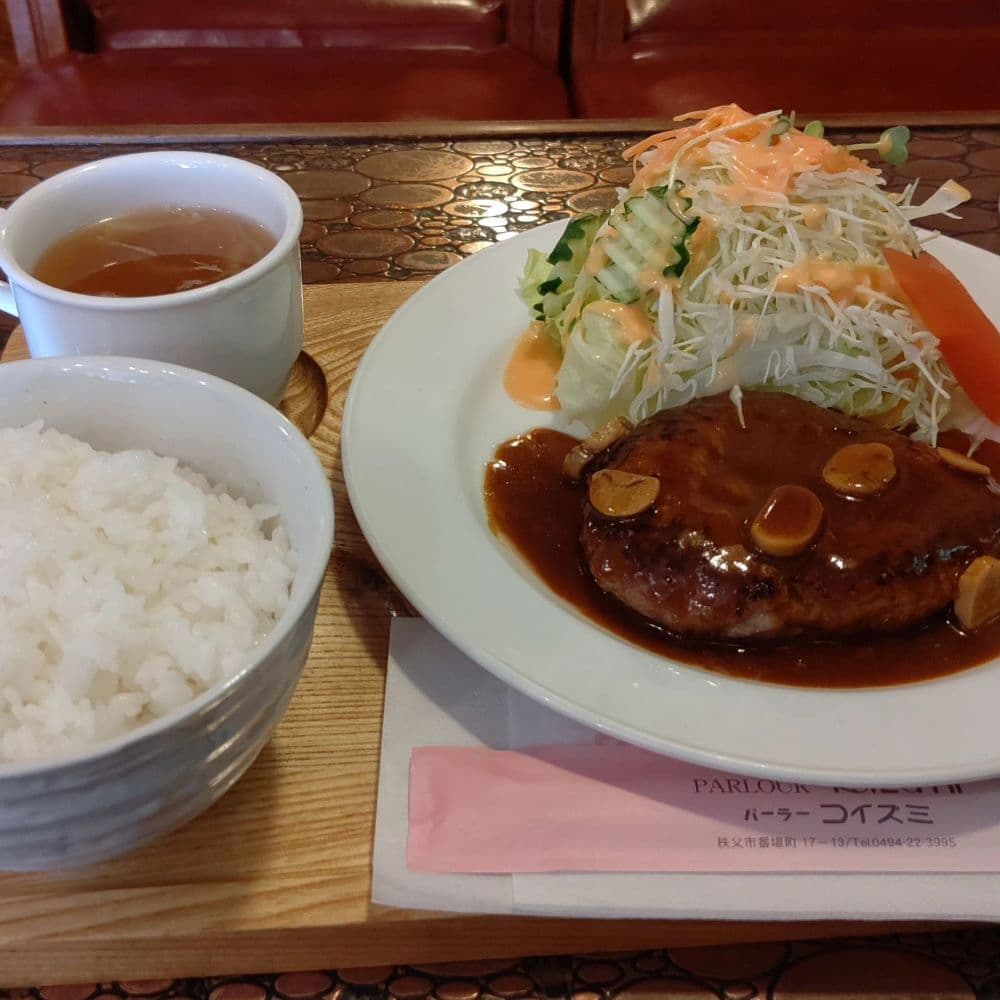 69パーラーコイズミさんの自家製ハンバーグ